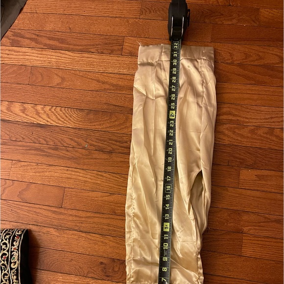 Pakistani Suit - Picture 3 of 6